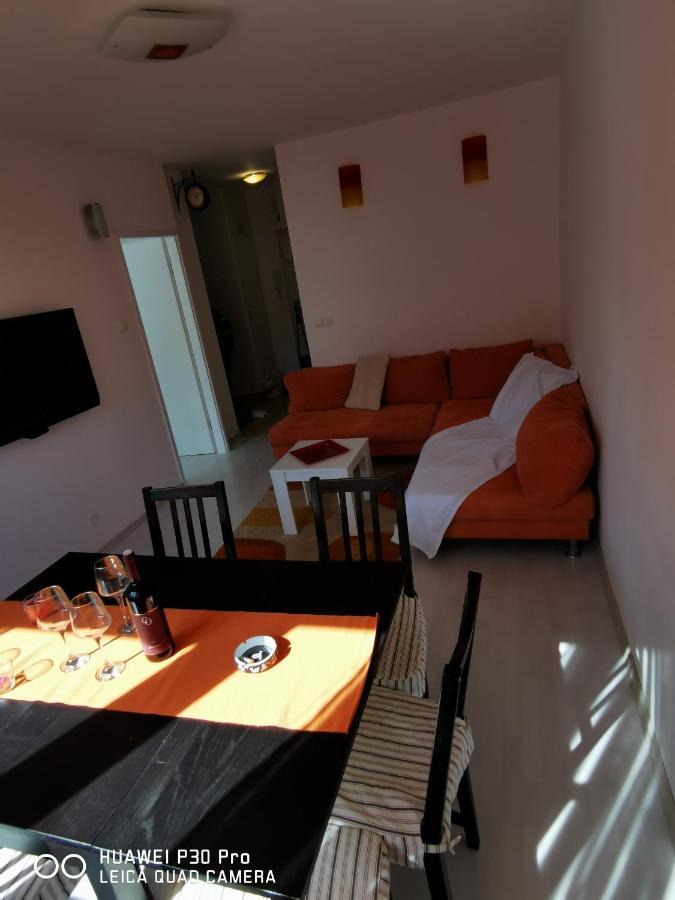 Pearl #lake Jarun#green Area#free Parking#cafes, Tram To City, Markets#balcony&sunny&easy Self Check In 24-7 * Zagabria