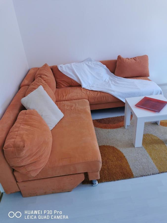 Appartamento Pearl #lake Jarun#green Area#free Parking#cafes, Tram To City, Markets#balcony&sunny&easy Self Check In 24-7 *