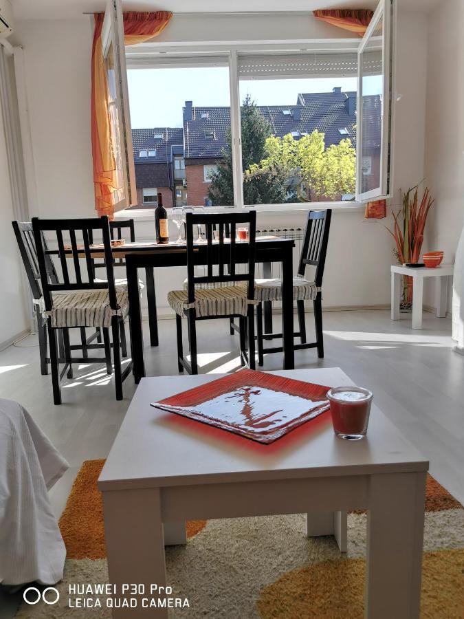Pearl #lake Jarun#green Area#free Parking#cafes, Tram To City, Markets#balcony&sunny&easy Self Check In 24-7 Appartamento