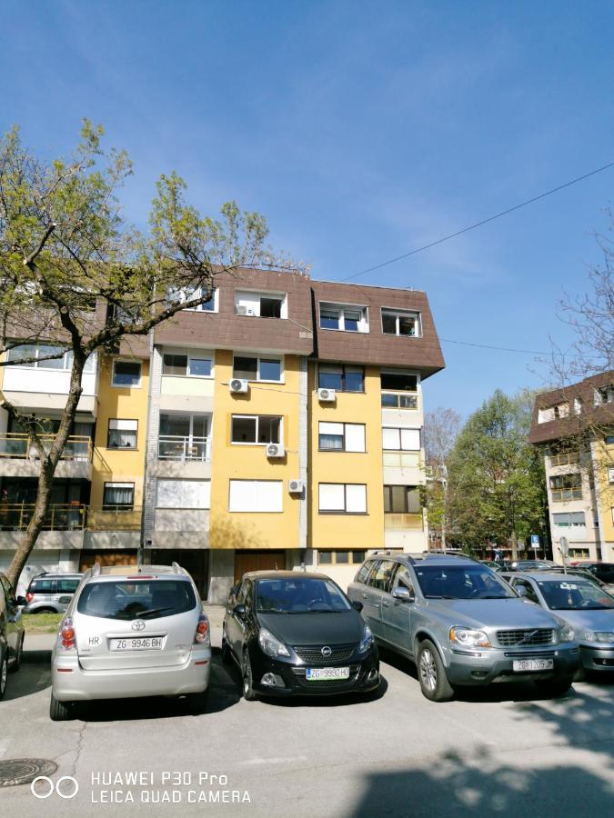Pearl #lake Jarun#green Area#free Parking#cafes, Tram To City, Markets#balcony&sunny&easy Self Check In 24-7 * Zagabria