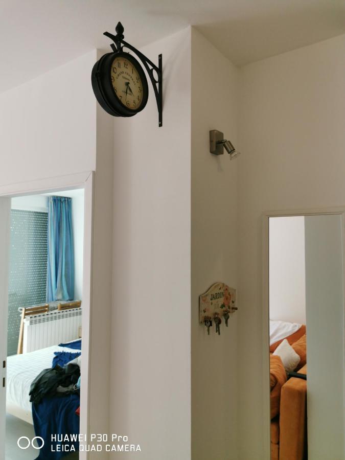 Pearl #lake Jarun#green Area#free Parking#cafes, Tram To City, Markets#balcony&sunny&easy Self Check In 24-7 Appartamento
