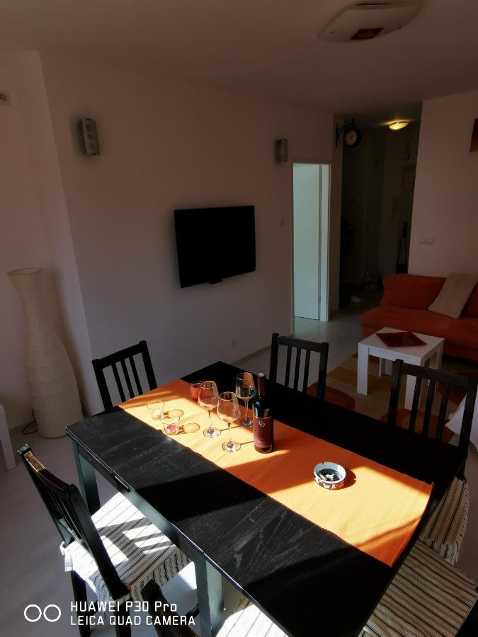 Pearl #lake Jarun#green Area#free Parking#cafes, Tram To City, Markets#balcony&sunny&easy Self Check In 24-7 * Zagabria